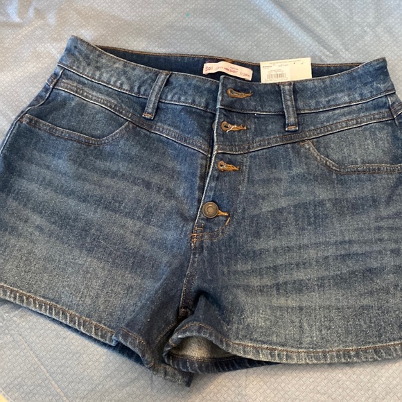 SO Pants - 💙2/$15 or 3/$20 - “mom” shorts